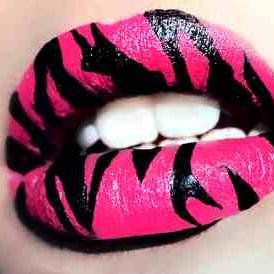 AllPinkAndBlack's profile picture. 