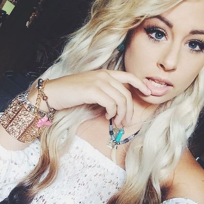⠀⠀ ⠀⠀⠀⠀ ⠀⠀ ⠀⠀ ⠀⠀⠀ ya girl danny