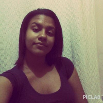 Você pode esconder muitas coisas atrás de um sorriso, mas nunca de um olhar :)