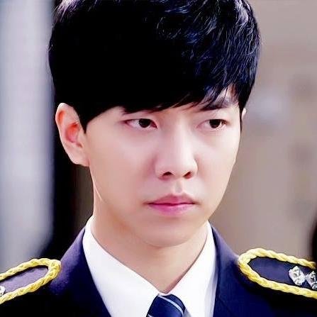 I am an Airen from Indonesia.. Love Lee Seung Gi, Maniakk Micky Mouse dan Detective Conan .. :D