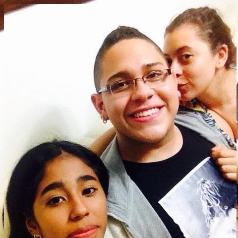 Solo falta una palabra para expresar Lo que se siente, Ademas de un Te amo La sencillez de tu dulzura,