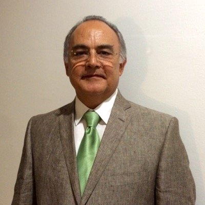 Médico.       Maestría en Administración de Hospitales, PhD. Administración Investigador Hosp. Chiapas nos Une “Dr. Gilberto Gómez Maza”