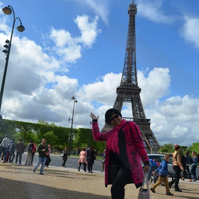 nanathresia's profile picture. enjoy with my family