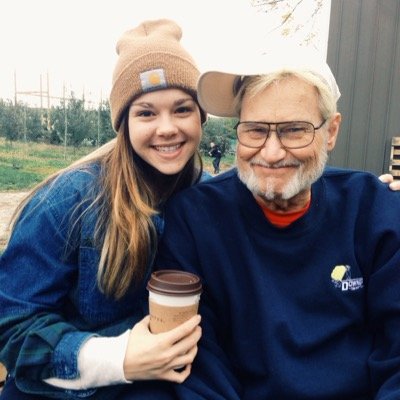 goodmorningmal's profile picture. I hate brushing my teeth, and I'm always 5 minutes late.