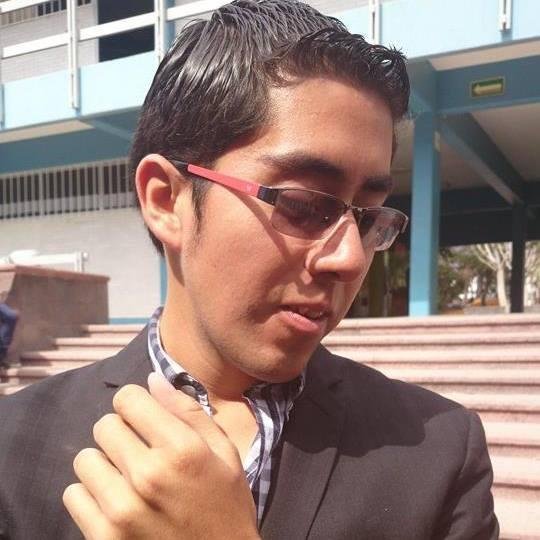 Estudia Derecho en Universidad Autónoma de Querétaro