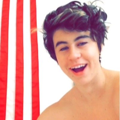 I wrote this song for @nashgrier :) FOLLOW @nashswifesicle :) https://t.co/R50ycnZNFp