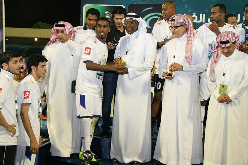 لاعب سابق - حاصل على الرخصه الاسيويه A - دوره التوجيهات الحديثه للإعداد النفسي لكره القدم - أسس ومهارات التحليل الفني - تأسيس لاعب كرة القدم ..