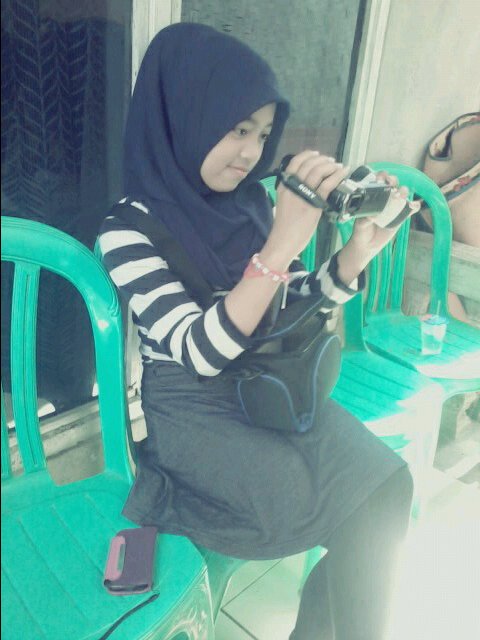 hy nama saya shely , saya adalah siswi di SMPN 1 PASEH ,  status saya berpacaran and saya berumur 15 tahun tgl lhir syah 30'maret'2000