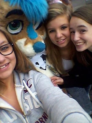 Marjan~MAC-DONALDS~besttie KIMMIE