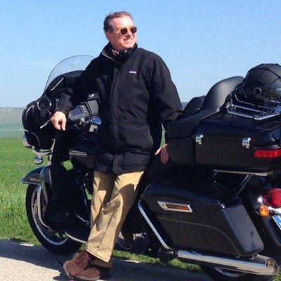 Un giro con la mia Harley Davidson, una partita a Golf...., la mia Puglia e tanta buona cucina.