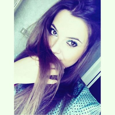 Quiero morir a caballo y con las espuelas puestas, que el jinete que es de ley hasta con ellas se acuesta.