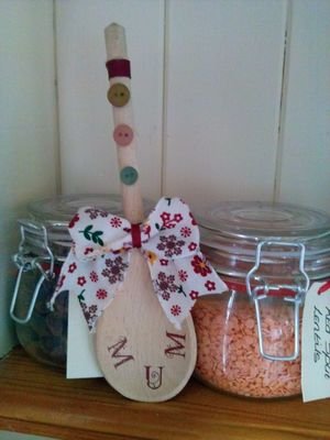 lots of handmade Christmas gifts ......personalised candle jars.. spoons...anything that involves up cycling also on fb https://t.co/5tTDrjXg6K