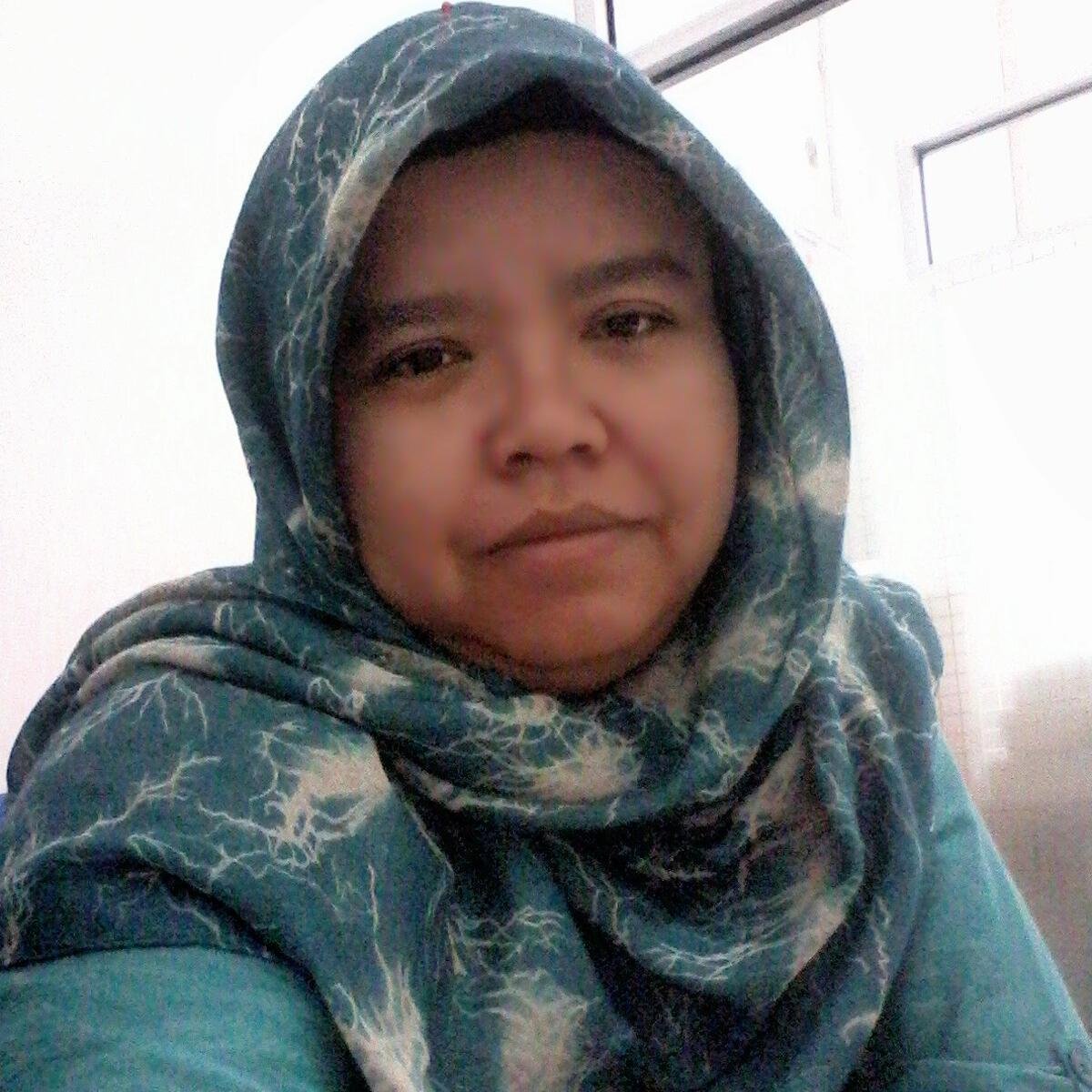 AmiMaryatni's profile picture. a Happy Mom