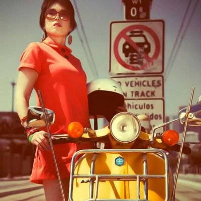 Synth/City pop band. Los Angeles. Trilingual (English, Japanese, Spanish) lead vocal. ロサンゼルスのインディーバンド。シンスポップ。