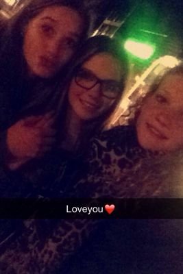 HOCKEY ♡ zusjes boven jongens ; @rooskoolen2001 @heyitsjikke_