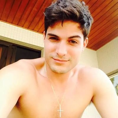 Since: 19/02/2013   FC MASCULINO DEDICADO AO CASAL REAL  
@FernandaKeulla  @AndreMOficial    CASTELO AGRADEÇE
