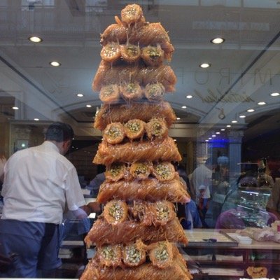 zoghbour's profile picture. لا تنسى...من تواضع لله رفعه..!! 𓂆