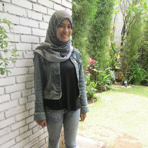 dewinindii's profile picture. Bismillah B.putra prasetyo