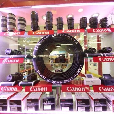 johnlunia's profile picture. 