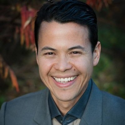 Un hijo y padre enamorado de mi familia. Cargador de su Gloria! Co-fundador de TPC. Dios es mi todo! Que viva Colombia y Canada!