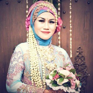 Berusaha menjadi istri yg shalehah & ibu yg baik (҂⌣̀_⌣́)❤