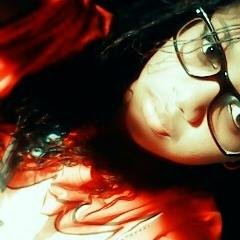 Humm.... Quem sou eu ? Eu adooro ler ,amo musica.... Potterheart de Coração e Semideusa.. Boom acho que so.