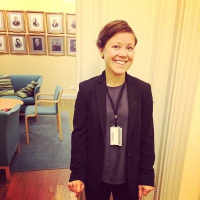 Feminist som älskar frukost. Genuin göteborgare. Har varit politiskt sakkunnig hos gymnasie-och kunskapslyftsministern. Nu i Komvuxutredningen.