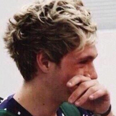 follow @wetndniall & ask her for a dm to Niall, Liam and/or Zayn! :) she loveeees helping people, with follows! ALSO NIALL FAV'd HER FOLLOW TWEET!!!