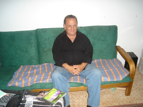 Meirh's profile picture. Trying to make a more loving world  Look at my page "A loving world" in Facebook. OK ?