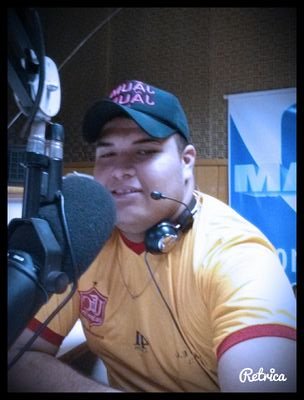 Sou apaixonado por Radio e Rodeio. Me identifico muito bem com esses dois meios.