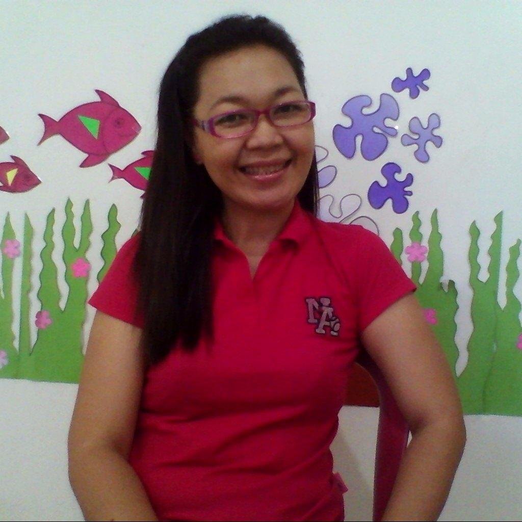 Primary Teacher and Love Indonesian Food, love traveling, love music