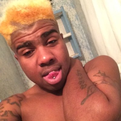well im back fb be to much i cant say what i wanna say to many kids haters and grown ups you got a real cool laid back nigga love getting money fucking it up !