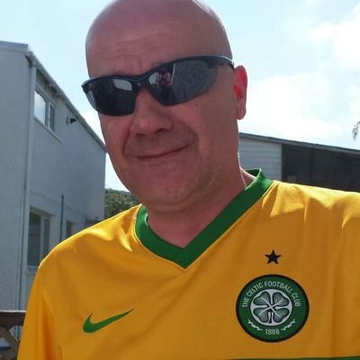 Celtic supporter, socialist, hates racism, intense dislike of Conservatives and all they stand for. Power to the people ✊