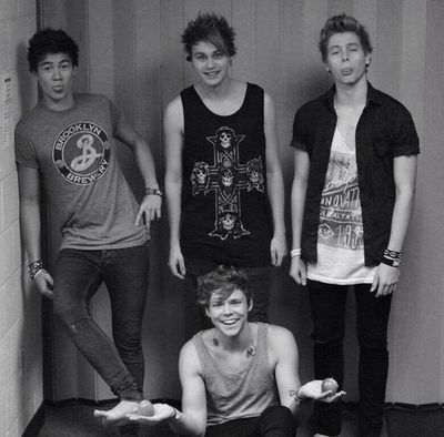 Please rt and fav and mention them? https://t.co/EF6TiyDKI3 I rt and fav yours in return, just ask me