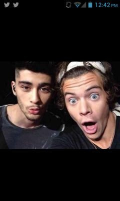 RT TWEET TO VOTE FOR THE BOYS