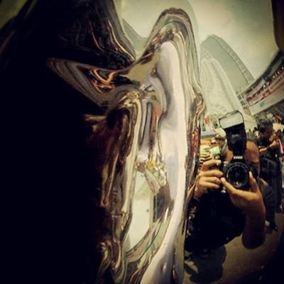 apapun yang kamu lihat tentang diriku itulah aku.