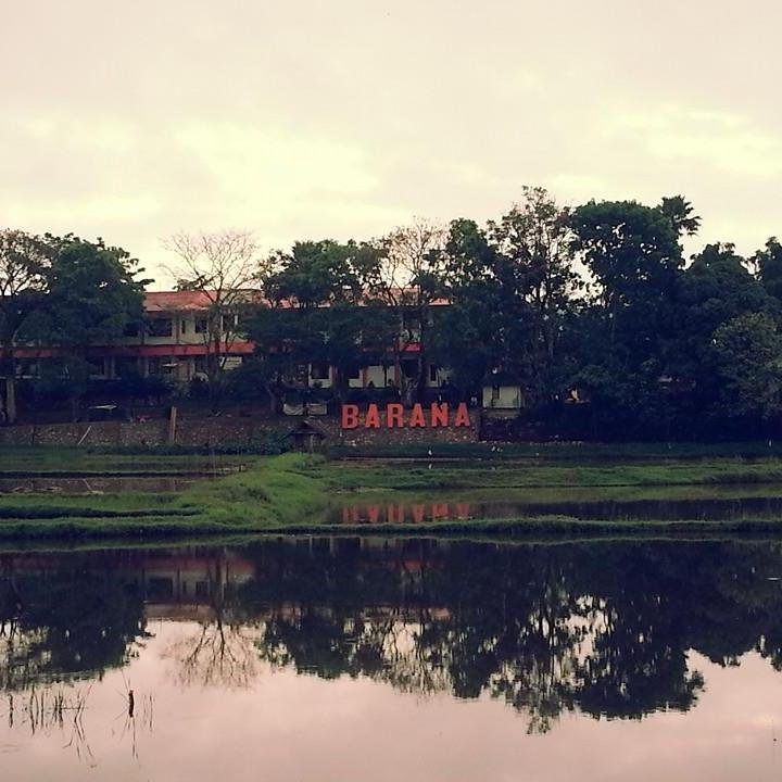 Berbagi informasi atau pengalaman sesama siswa/i maupun para alumni SMA Kr. Barana :)
# admin ada 3 orang