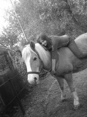 helweg_kyraaax's profile picture. roddels worden bedacht door haters, verspreid door idioten, geloofd door sukkels :) love my horse xxx