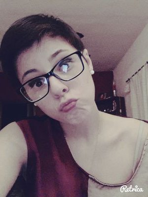 Mirame a los ojos y ven conmigo a perder la razon...