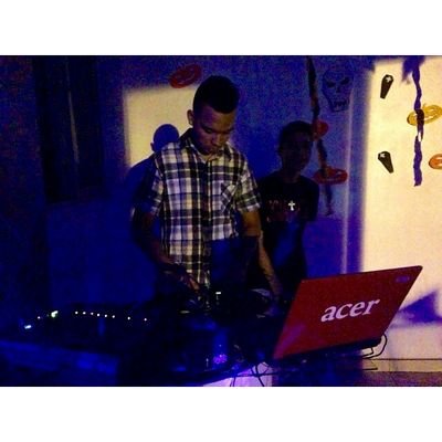 Deejay
Beat maker
Ventas y programación de radios internet
Contactos :@PowerEvents
Michael Jimenez 809-931-7492