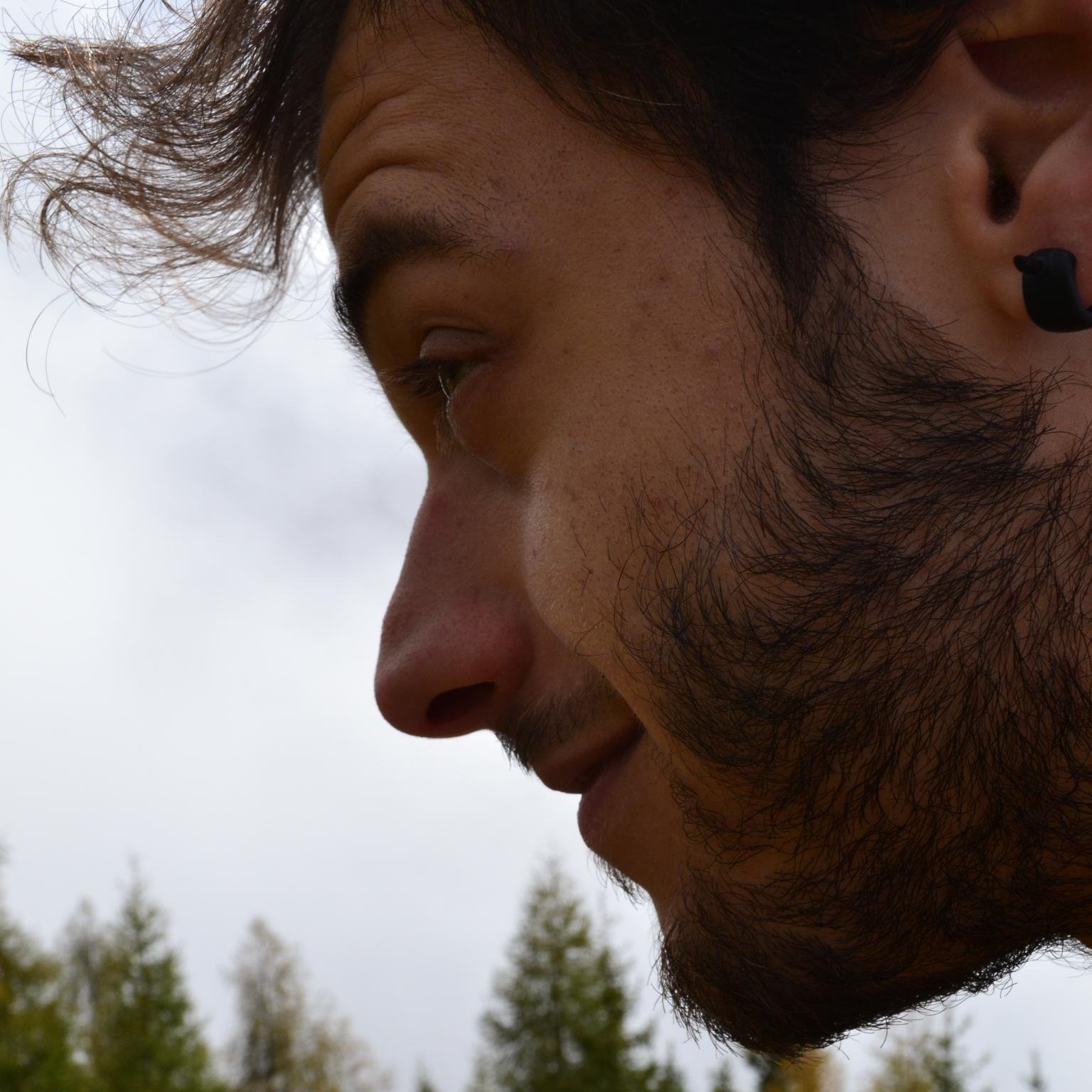 lucamedaglia's profile picture. a piedi nudi sulla terra