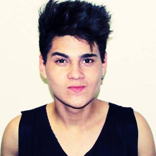 Eu, Ri, bebi, cresci, evolui, me iludi, me fudi, mas não morri. Eu beijei, sonhei, errei, me decepcionei, apaixonei, mudei, enfim eu vivi.