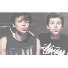 free follow from @sighsarahh, follow and tweet her for a DM to @sighmike