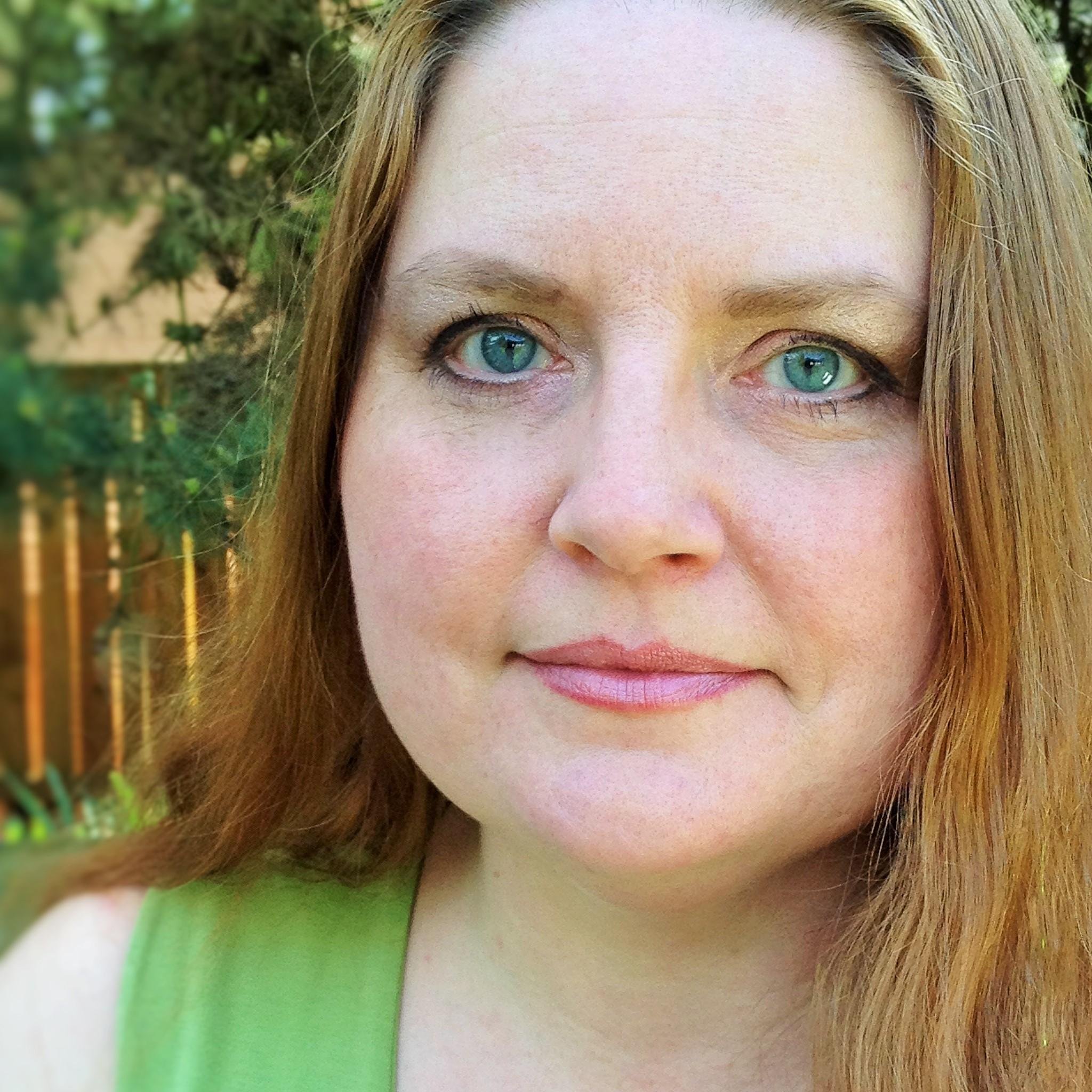 I am a highly creative and intuitive person.
I work from home as a Transformative Life Coach