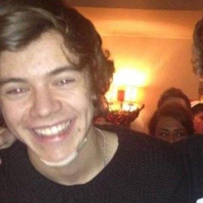 FREEE FOLLOW FROM @animationarry! FOLLOW HER! SHE FOLLOWS BACK!
