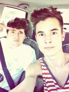 Sua melhor fonte de informações sobre o Kian Lawley e o Jc Caylen no Brasil.