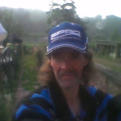 helo I am looking for baeutifel lady's black,Latina, white,sexy hot lady's .