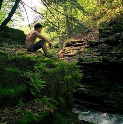 Kaveman92's profile picture. nature. beer. friends. food.