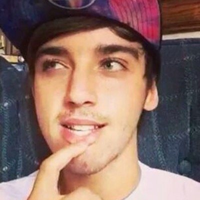 I love The Janoskians, 5SOS, All Time Low, Arctic Monkeys, and whole lotta others.