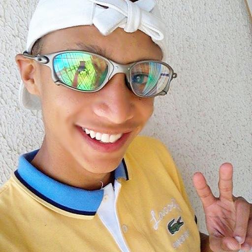 A vida me ensinou a nunca desistir, nem ganhar nem perder mais procurar evoluir 

- Namorando
- 1.7 Aninhos
- Amo minha família s2
- TRICOLOR